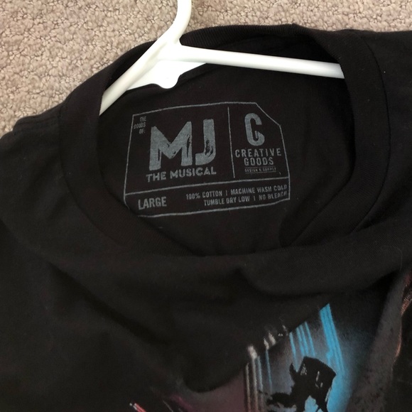 NWOT.   MJ the Musical Tshirt - Picture 3 of 6